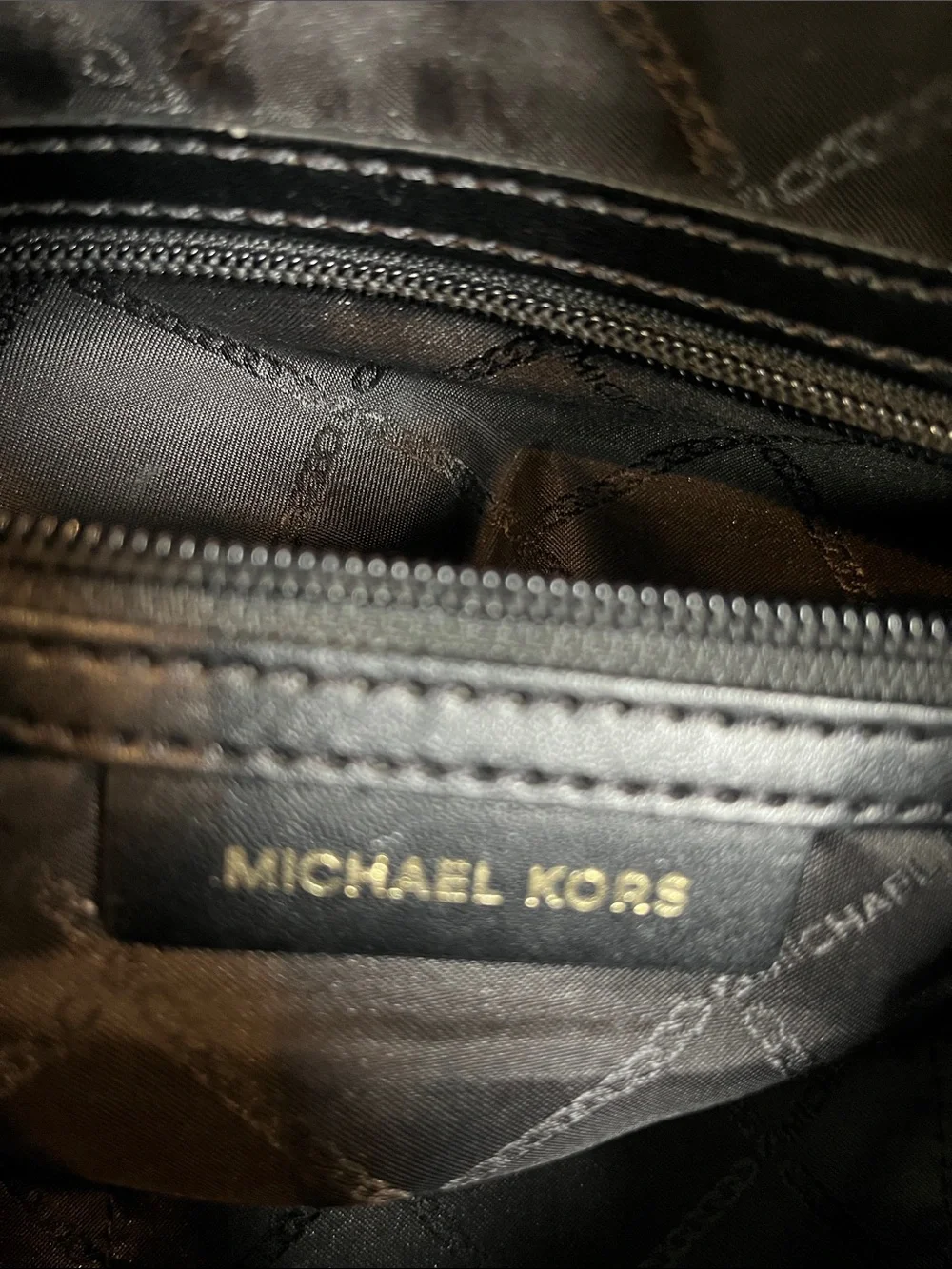 Michael Kors Sienna Large Black Pebbled Leather Hobo with Gold Hardware - Picture 8 of 9